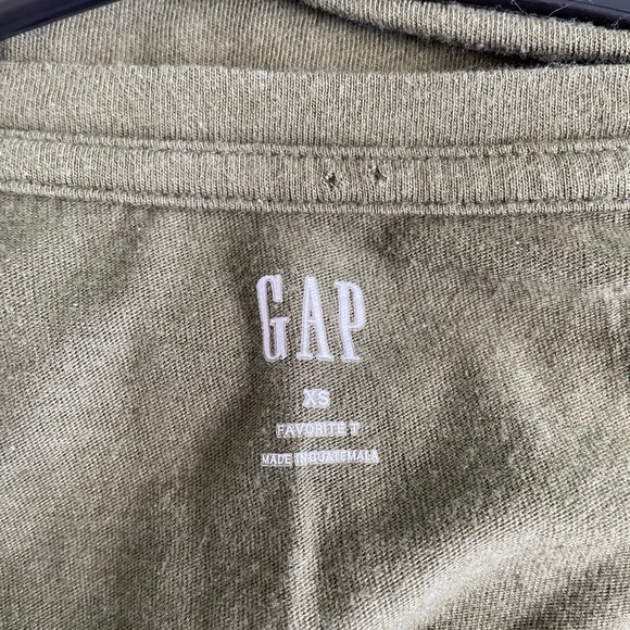 Army Green Gap T-shirt ⭐️ - Picture 4 of 4